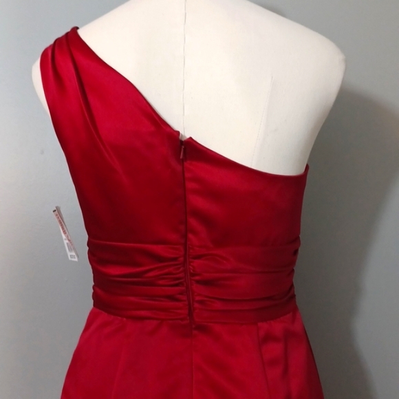 🆕️ Red satin holiday/dance cocktail dress, sz 4. - Picture 5 of 8